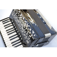 34 toetsen, 96 bassen